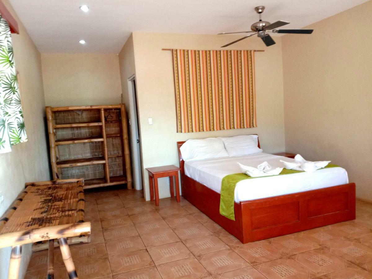 Islandia Beach Resort Siquijor Extérieur photo